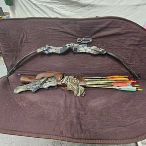 Bear BlackBear Compound Bow wCase, Arrows, Like New