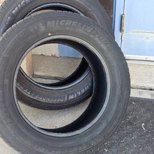 2 Michelin Defender Tires-P24560R18