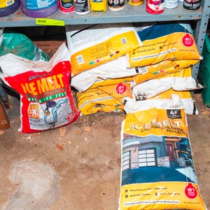 Calcium Chloride Ice Melt Lot  9 Bags (20 lbs Each)