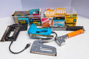 Staple Gun & Staple Lot  Multiple Staple Guns with Tons of Staples