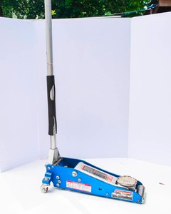 Torin Big Red Service Jack  1.5 Ton AluminumSteel Floor Jack