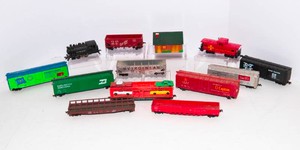 Toy Train Lot  13 Total Pieces (Includes Engine & Caboose)