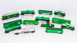 Model Train Set Lot  Burlington Northern & Texaco