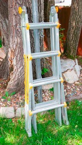 Little Giant Type 2 Ladder  Medium Duty 225 lb Rating (Step Ladder 47 ft)