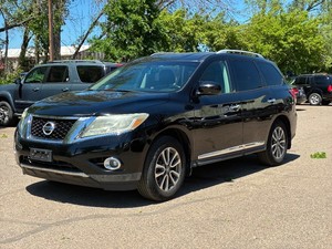 2013 NISSAN PATHFINDER SL 4x4  3RD Row Seating (NO RESERVE)