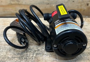 Ironton 115V Water Transfer Pump, 330 GPH, 110 HP, 34in. Ports #107791 Msrp $87.99 see description