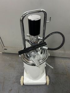 Roughneck 501 Air Grease Pump, 120 PSI MSRP $529.99 (untested sold as is)