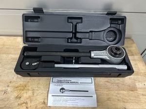 Klutch Torque Multiplier, 34in. Input x 1in. Output, 2,200 ft.lbs. Max. MSRP $319.99 (untested sold as is)