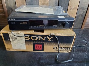 Vintage Sony ST-SA50ES Am-FM Tuner Powers up