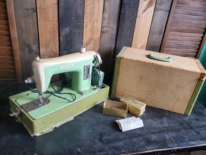 Gorgeous Coronado Sewing Machine with Gorgeous Mint Green Color