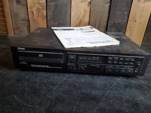 PD-500 TEAC Compact Disc player Powers up