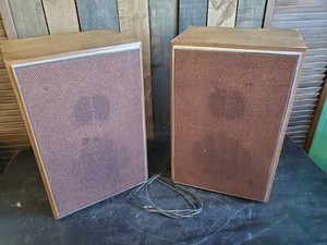 Set of very heavy Mid Modern Quality Stereo Speakers