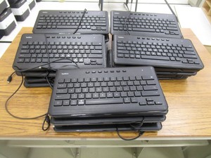 (26) Belkin iPad Keyboards