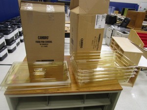(4) (New) Cambro 11 Food Pans wCovers 4
