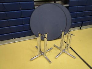 (2) Round Tables 53x30