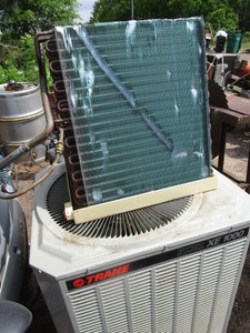 Trane air conditioning unit, XE1000...