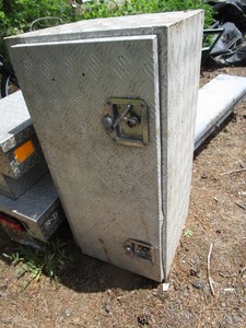 Diamond aluminum tool box, 36 x 17...