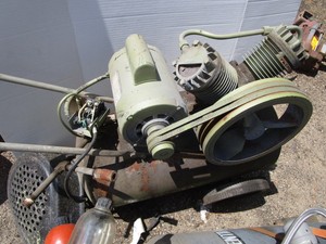 Champion air compressor,2hp, runs...