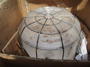 Industrial grade light fixture...
