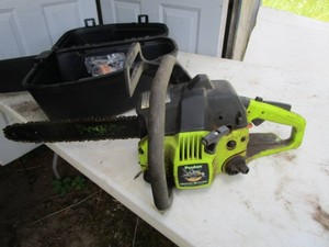 Poulan Wood Shark chainsaw with cas...