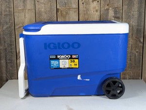 Igloo Wheelie Cool 38qt Rolling Cooler - Blue Odor & Stain-Resistant
