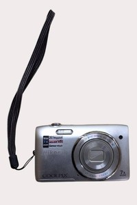 Nikon COOLPIX S3500 20.1MP Digital Camera Bundle  Box, Battery, Charger, Case & Accessories