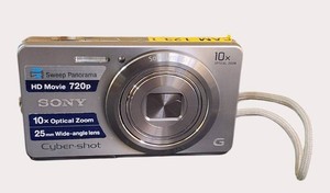 Sony Cyber-shot DSC-W690 16.1MP Digital Camera Bundle  10x Zoom, Case & Accessories  Tested