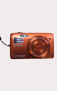 Nikon COOLPIX S3500 20.1MP Digital Camera Bundle  7x Wide Zoom  Camera Bag, Charger & Accessories