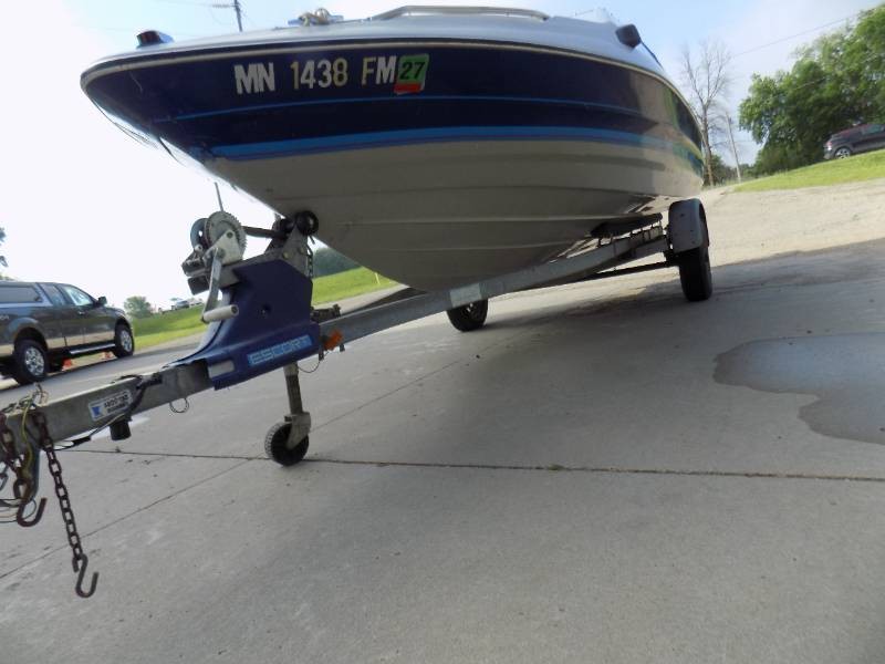 1989 Bayliner Capri with 85 Force Outboard & Escort Trailer for