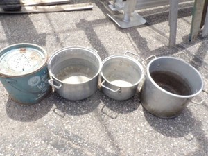 Vintage Minnow Bucket with Pots