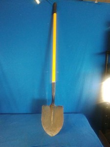 Nupla Ergo-Power round point shovel features a bright yellow 48-inch fiberglass handle.