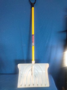 The Snowplow Dominator snow shovel.
