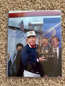 Tom Kelly Autographed 1991 World Series Winner Photograph 8x10 Size, Minnesota Twins Champions