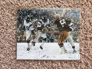Chuck Foreman Minnesota Vikings Winter Game Picture 8x10, Amazing Color and Contrast With the Snow, Great for Office Wall or Man Cave