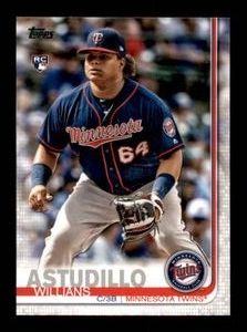 2019 Topps - Willians Astudillo #448 Fielding (RC) Rookie Card