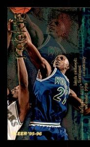 1995-96 Fleer - Kevin Garnett #293 (RC) Rookie Card