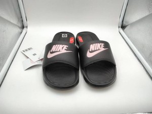 W NIKE VICTORI ONE SLIDE