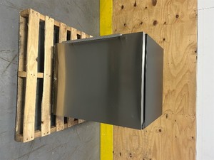 EdgeStar CBR1501SLD 23.44-in W 142 -Can Capacity Stainless Steel Built-inFreestanding Indoor Beverage Refrigerator Msrp $1,049.00