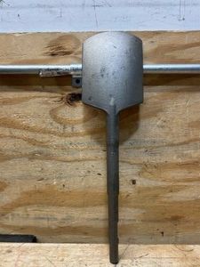 Milwaukee 4-12 in. x 16-34 in. Steel Clay Spade Chisel Masonry Bit Msrp $79.99