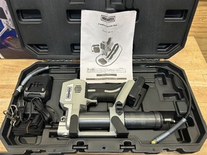 Roughneck 18V LI-ION CORDLESS PROFESSIONAL GREASE GUN MSRP $199