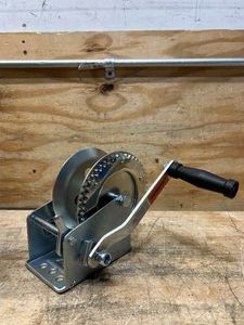 Ultra-Tow Single-Speed Hand Winch, 1600-Lb. Load Capacity