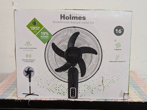 Holmes 16 Blade Breeze Manual Stand Oscillating Fan Black