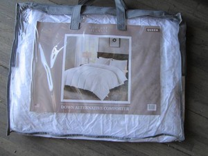 Moderne Elegance Queen size Down Alternative Comforter