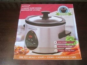 Brentwood 1.5qt Slow Cooker with Stainless Steel finish