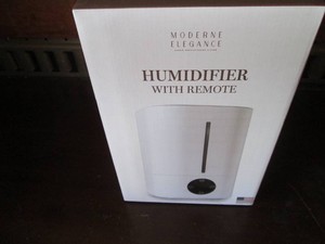 Modern Elegance Personal Humidifier with remote