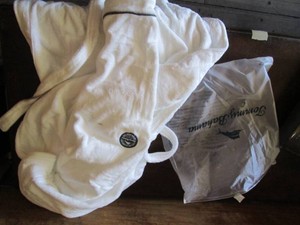 Tommy Bahama robe