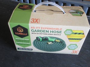40 Expandable garden hose with sprayer