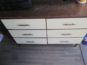 Vintage 6-drawer lowboy dresser...