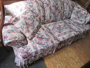 Floral print 3-cushion couch and ac...