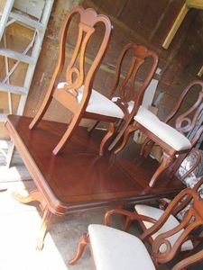 7pc Wood Dining set with dual clawf...